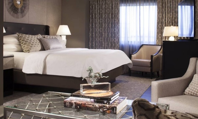 West End Hotel | Contemporary Classic Getaway! Close to Potomac Waterfront