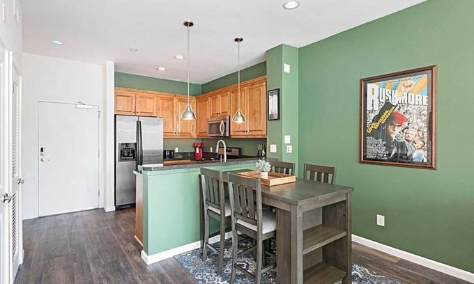 Pacific Terrace Condo | Contemporary Condo in the Gaslamp