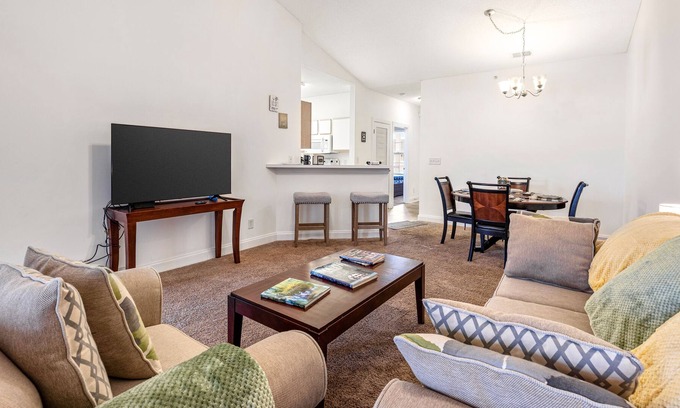 Waterford Plantation Condo | Contemporary golf retreat with private balcony, fast WiFi, central AC, & pool