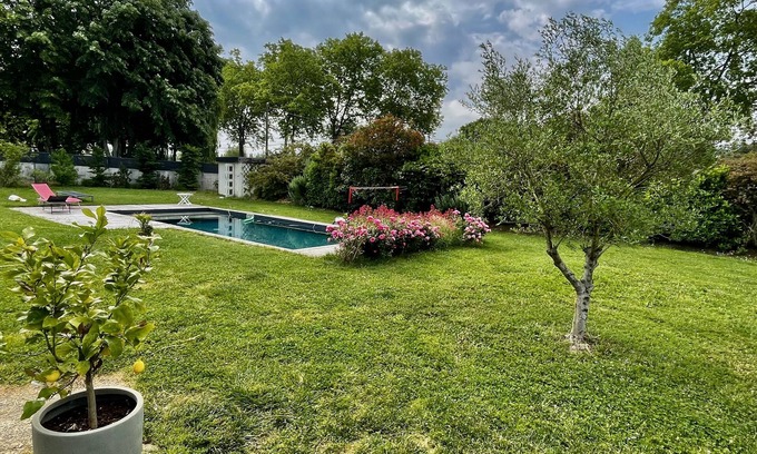 Beaupuy House | Contemporary house with pool near Toulouse