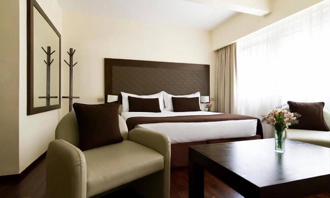 El Centro Hotel | Contemporary Junior Suite near Austral University