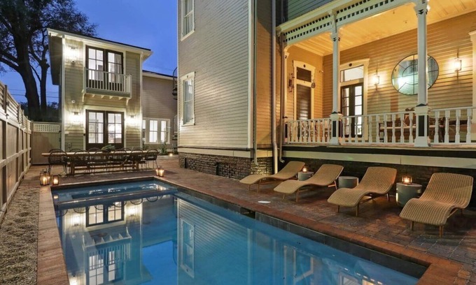 Historic Downtown Savannah House | Contemporary Savannah Retreat | Near Forsyth Park