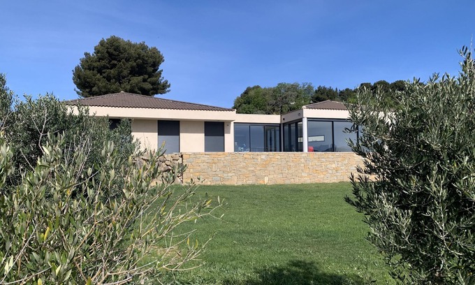 Ollioules Villa | Contemporary villa - 15 M swimming pool - large garden