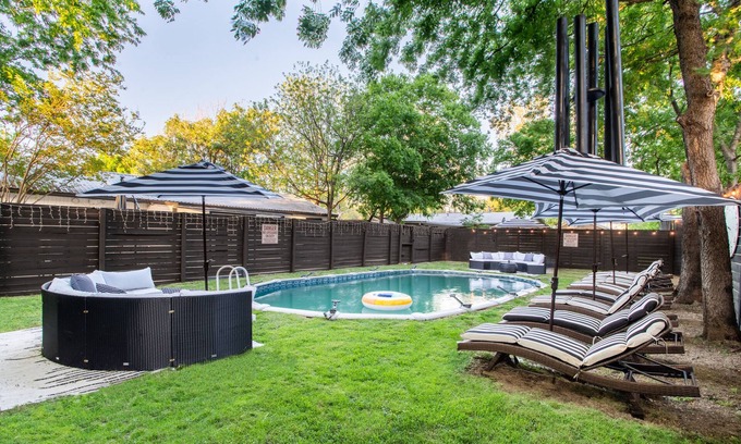 South Lamar House | Continental by AvantStay | Group Escape + Pool