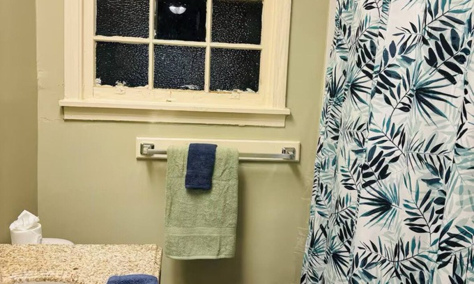 Lake Charles House | Contractor Special -All the basic necessities in this quaint home in mid city