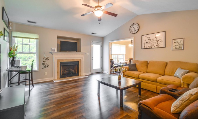 Fayetteville House | Convenient Fayetteville Home - 6 Mi to Downtown!