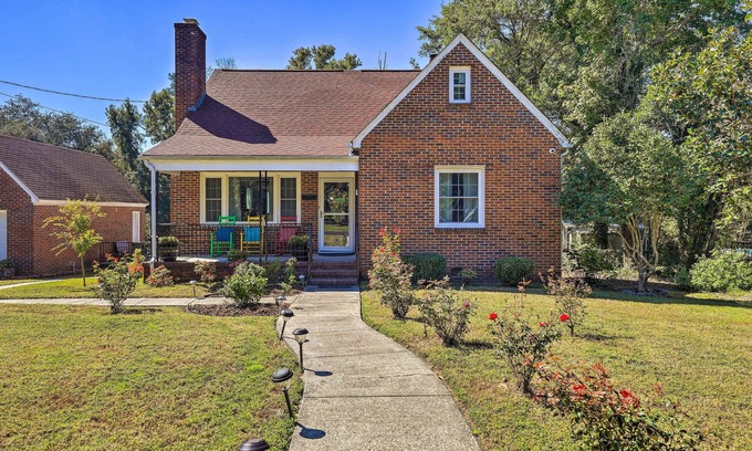 Jacksonville House | Convenient Jacksonville Home w/Yard & Patio!
