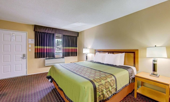 Ashland Hotel | Convenient King Bed Room, Scottish Inns, Near Oregon Shakespeare Festival