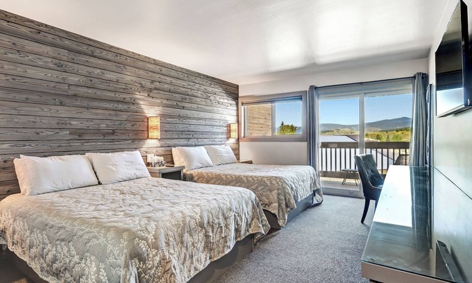 Angel Fire Hotel | Convenient Location | Elk Horn Lodge 303