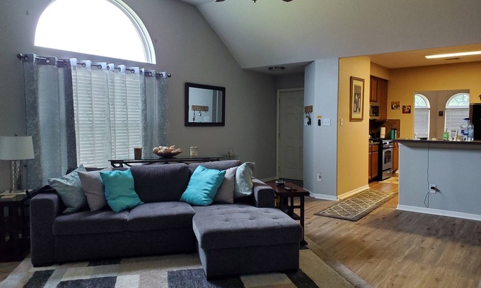 Spring House | Convenient to The Woodlands, Night-life and Concerts!