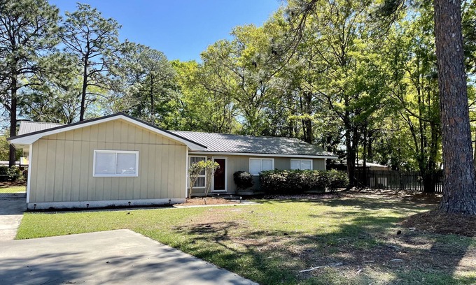 Jesup House | Conveniently Located in Town - Near Hospital
