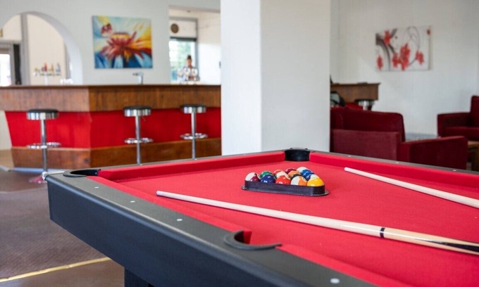 Finley House | Converted Country Pub with Accommodation, Sleeps 20+