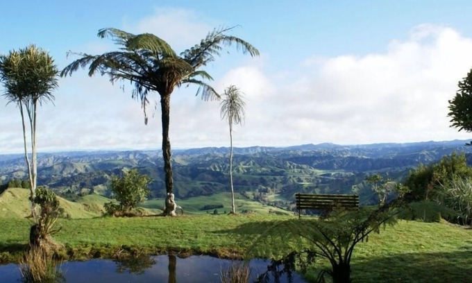 Matiere Cottage | Converted Stables Overlooking Farmland and Bush