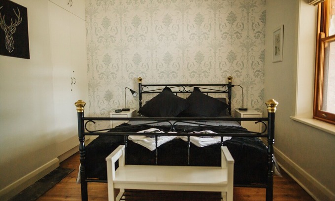 Clare House | Cooke Cottage- Luxury family accommodation in the middle of the Clare Valley