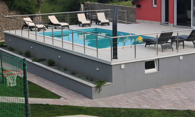 Bakar House | Cool 3-bedroom house with AC in charming Praputnjak
