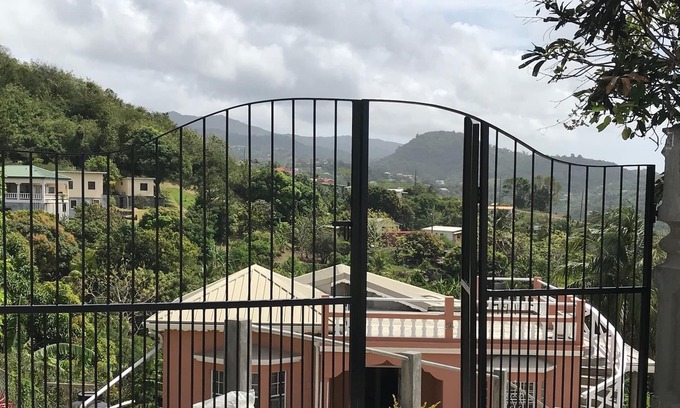 Calvigny House | Cool Breeze, the perfect chill out vacation, great location and fabulous views