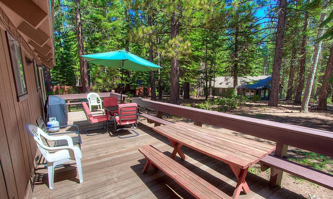 Country Club Estates Cabin | Cool Cabin Near Hiking Trails, Great Neighborhood, Pet Friendly (COH0885)