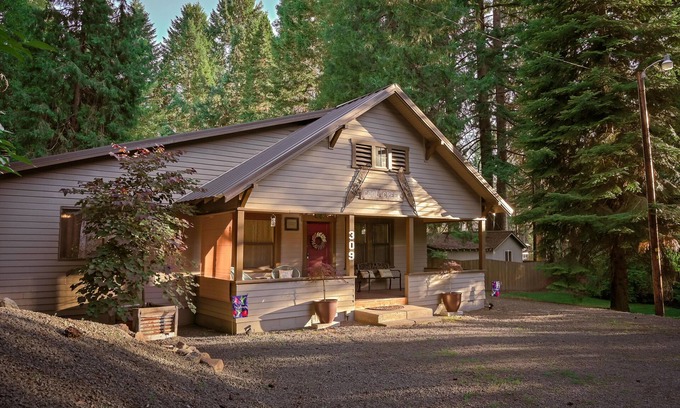 Prospect Cottage | Cool Creek Cottage, Crater Lake National Park , trails and waterfalls nearby.