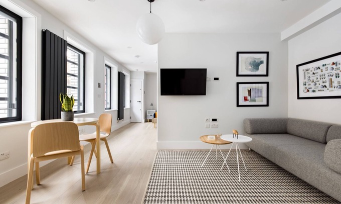 Chinatown Apartment | Cool Leicester Sq Studio - Netflix & Nespresso