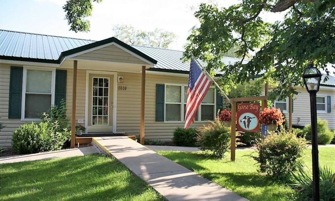 Milford House | Cooperstown Baseball Rentals - Goose Bay