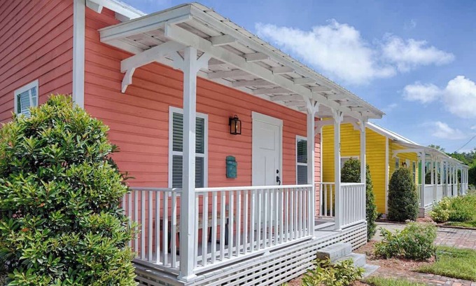 St. Augustine House | Coral Cottage Heated Pool/Walk to Everything