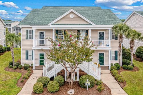 Sunset Beach Apartment | Coral Hideaway