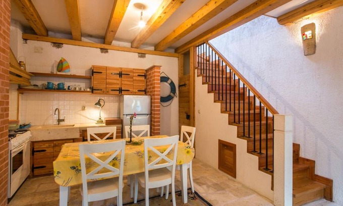 Sudurad House | Coral House - One Bedroom House, Sleeps 3