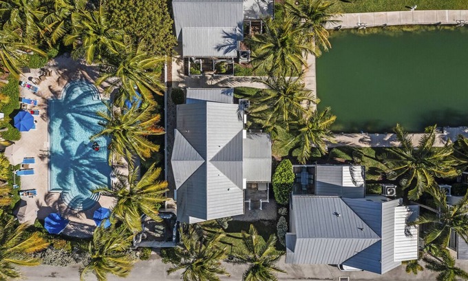 Coral Lagoon House | Coral Lagoon~Discounted Fall Rates ~please read description~ SLIP INCLUDED