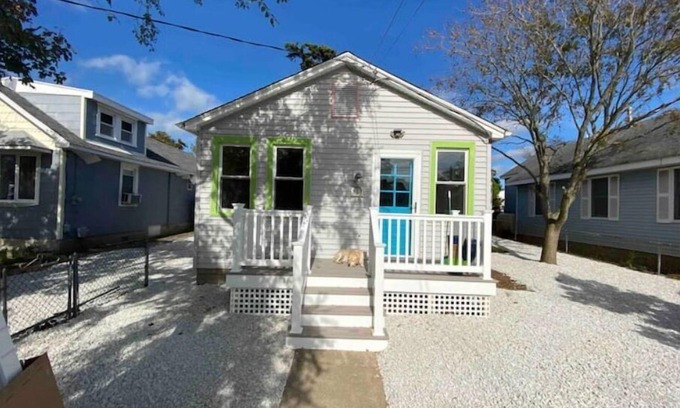 Villas House | CORAL REEF is pet friendly and close to the water