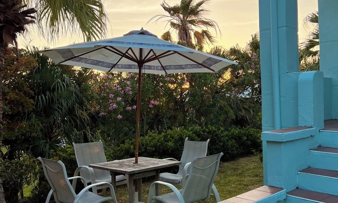 Southampton Cottage | Coral Suite - close to beaches/kayaks/dock/stunning views/EVcharger
