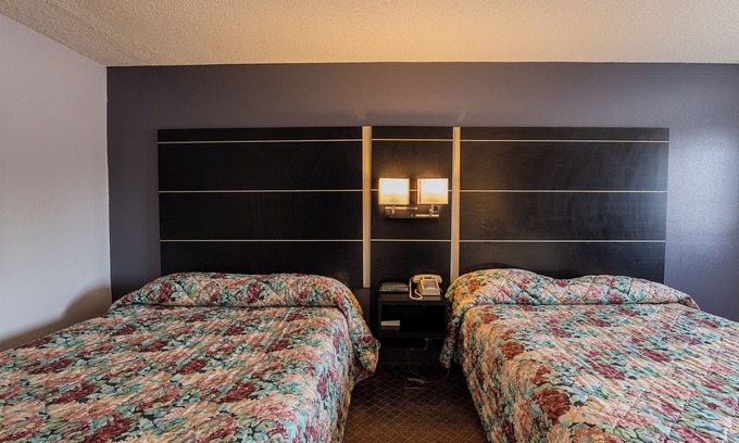 Hastings Hotel | Coratel Inn and Suites By Jasper Hastings - 2 Queen Bed Non Smoking