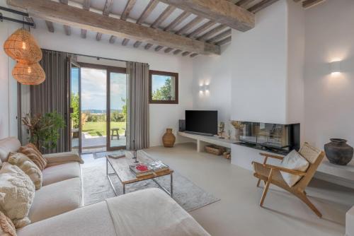 Montaione Apartment | Coratina Gorgeous Apartment With Pool, Montaione, Toscana