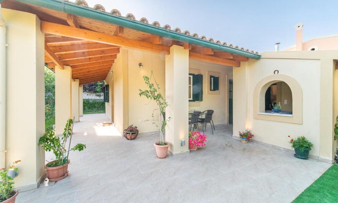 Corfu Town House | Corfu House in River