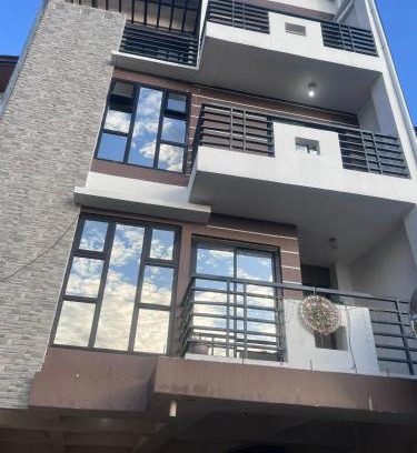 Baguio Villa | Cornell's Foggy Mountain Inn