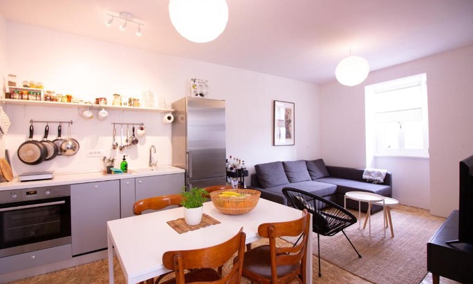 Bale House | Corner Stone House