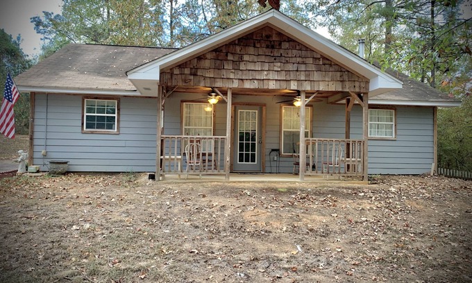 Lincoln Parish Cabin | CornerStone Cabin sleeps 6 secluded on 28 acres