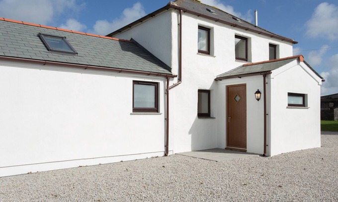 Camborne Cottage | CORNISH VIEWS, luxury holiday cottage, with a garden in Camborne