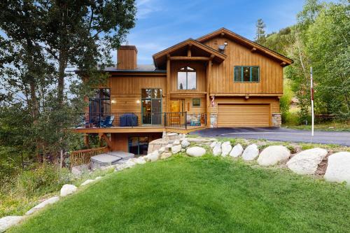Blue River House | Coronet Crest