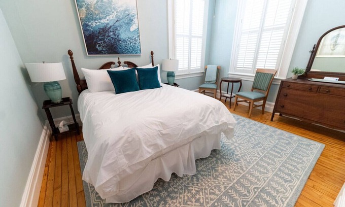 Edenton Bed & Breakfast | Corsair Room - Captain's Quarters Inn, Downtown Historic Edenton