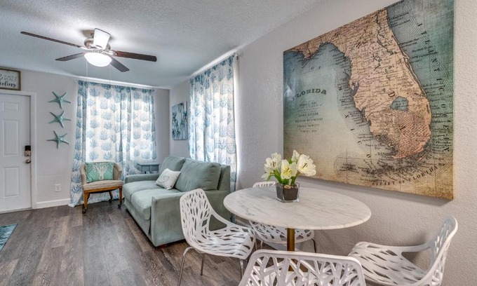 Bradenton Apartment | Cortez Gardens Cottage 11, Renovated, Close to Beach, 3-Bed, 2 Bath 10 people