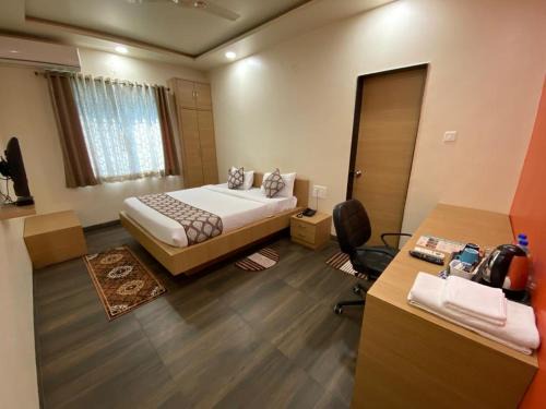 Baner Hotel | COSMO STAYS Venus