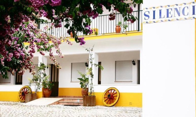 Alcobaca House | Costa Brava Alojamento