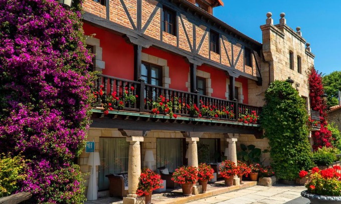 Suances Hotel | Costa Esmeralda Suites