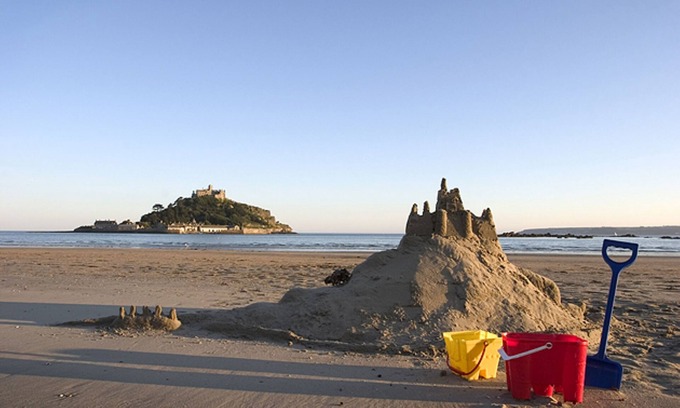 Marazion Cottage | Cosy, 2-Bedroom Granite Cottage With Parking (Narrow Lane), Courtyard, Summer Ho