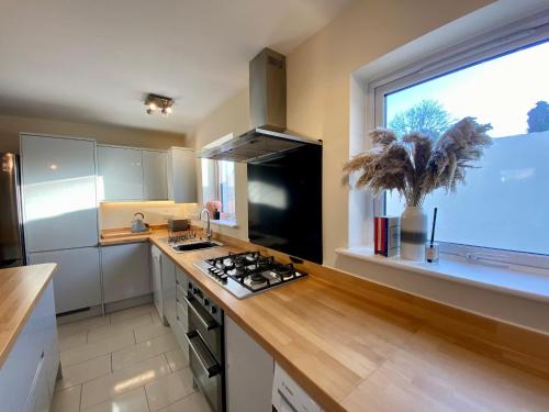 Montpellier House | Cosy 3 Bedroom House, Bath Road, Cheltenham