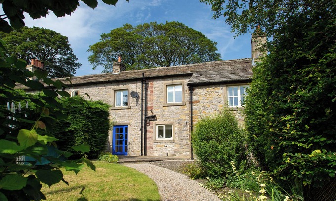 Skipton House | Cosy 5 person cottage in the heart of the dales with access to an award winning wellbeing resort