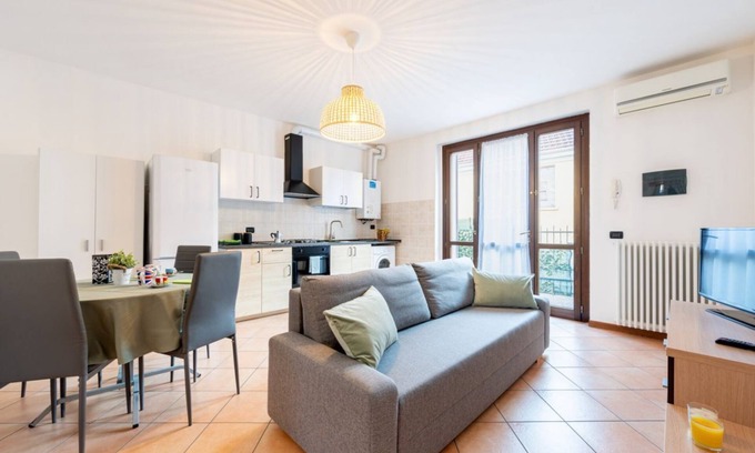 Parma Apartment | Cosy 55 sqm apartment, accommodating up to 4 people, on the ground floor of a building (no lift and one step to access it).We are located in a lively district well served by public transport, where the city market is held on Tuesdays; the property is clo