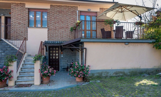Castagnole Monferrato Apartment | Cosy apartment for 5 guests with WIFI, A/C, TV, terrace and parking