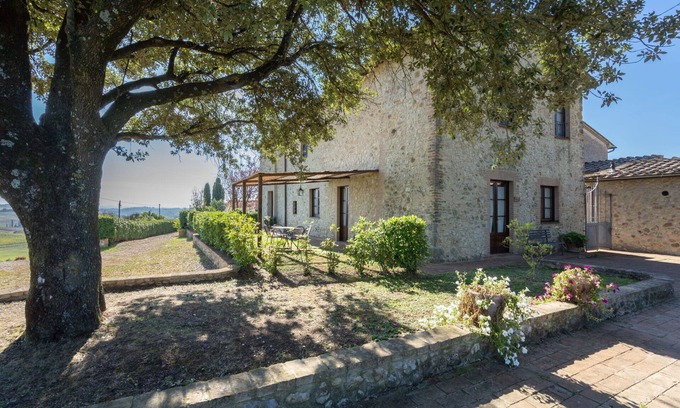 Ponte di Gabbiano Apartment | Cosy apartment for 4 guests with WIFI, pool, A/C, TV and pets allowed, close to Siena