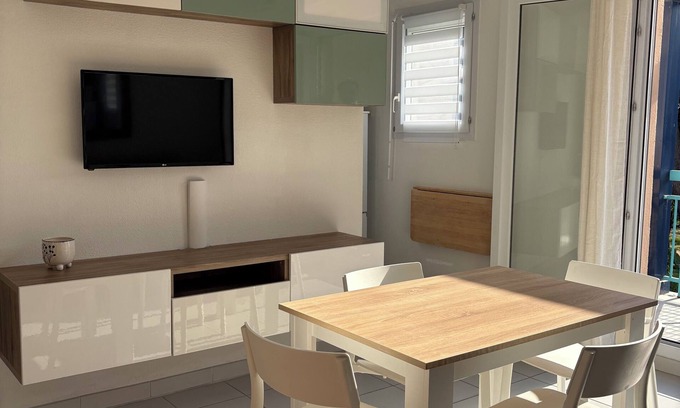 Miramar Apartment | Cosy apartment 200 metres from the beach on foot